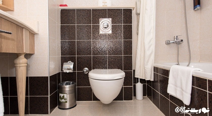 حمام و سرویس بهداشتی اتاق ها